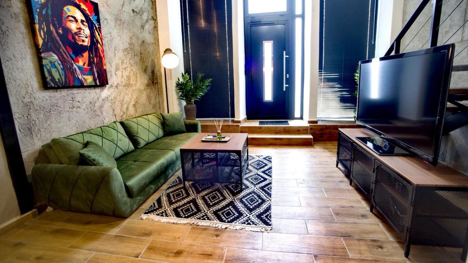 Апартаменти Narnia Loft